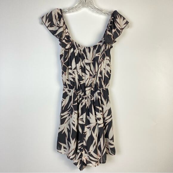 Amuse Society Estella Charcoal Grey Print Romper Size Small - Picture 3 of 14
